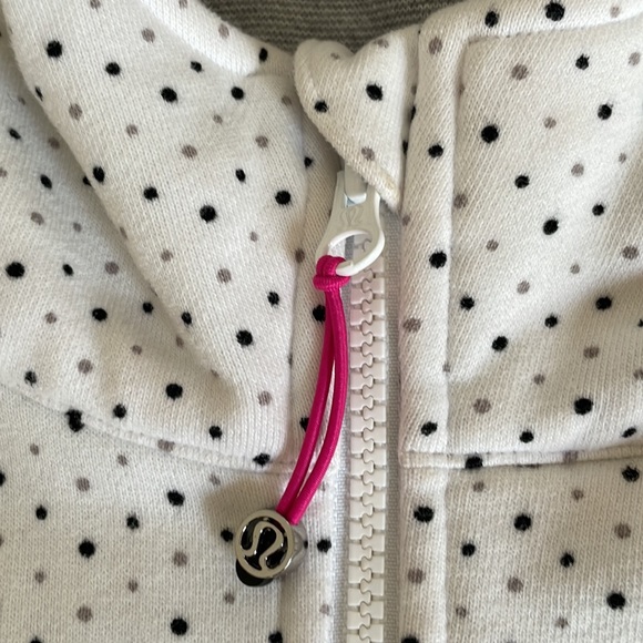 Lululemon Scuba Hoodie - Picture 10 of 10